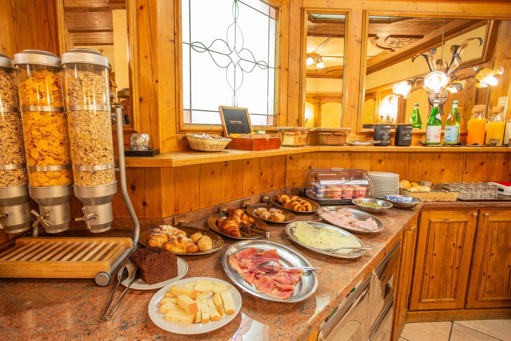 Hotel Bijou Valtournenche Luaran gambar